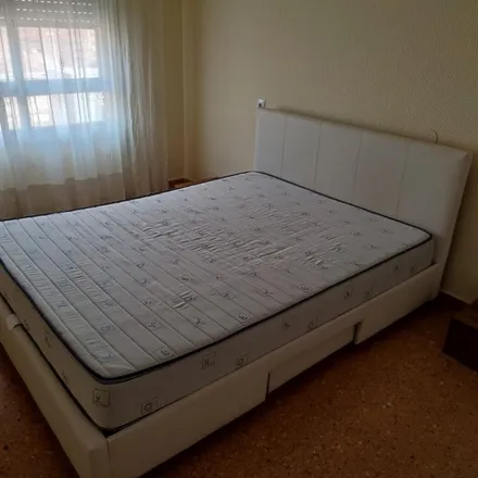 Rent this 3 bed apartment on Arbequina in Carrer de Bartomeu Reus / Calle Bartolomé Reus, 35
