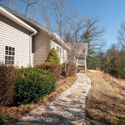 Image 8 - 379 Smith Hill Road, Macon County, NC 28734, USA - House for sale