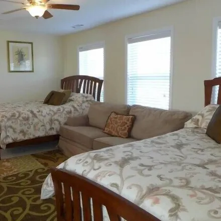 Rent this 6 bed condo on Ocean City