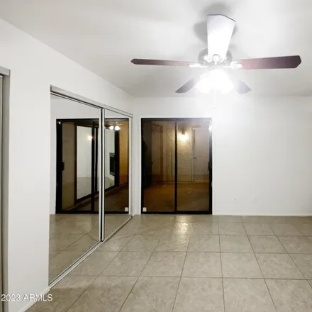 Image 5 - 2525 North 52nd Street, Phoenix, AZ 85008, USA - Apartment for sale