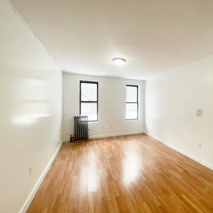 Image 3 - Tampopo Ramen, 1 Bennett Avenue, New York, NY 10033, USA - Apartment for rent