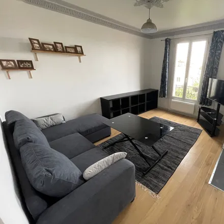 Rent this 3 bed apartment on 98 Rue Rouget de Lisle in 92150 Suresnes, France