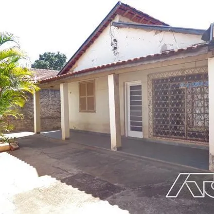 Buy this 5 bed house on Avenida José Micheletti in Centro, Piracicaba - SP