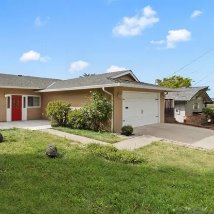Buy this 3 bed house on 639 Woodland Avenue in Halvern, Hayward