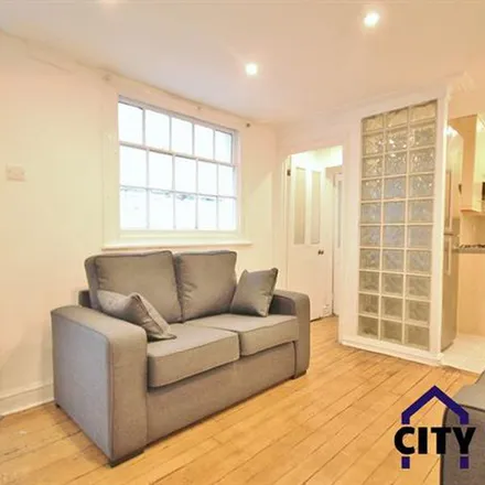 Image 7 - Maud Wilkes Close, London, NW5 2QG, United Kingdom - Townhouse for rent