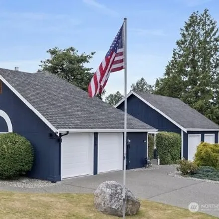 Buy this 2 bed house on 920 Union Ave in Steilacoom, Washington