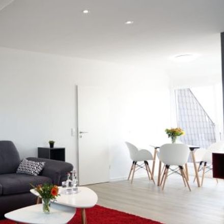 Rent this 4 bed apartment on Commerzbank in Vahrenwalder Straße, 30165 Hanover