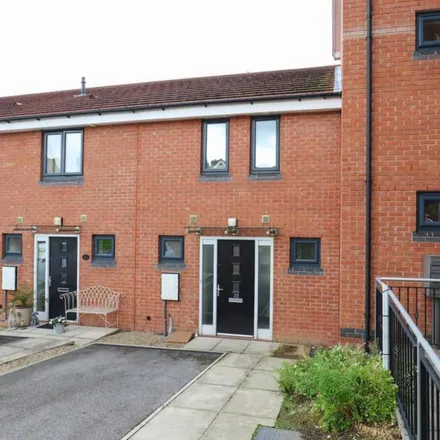 Rent this 3 bed townhouse on Oxclose Park Rise in Sheffield, S20 8GW