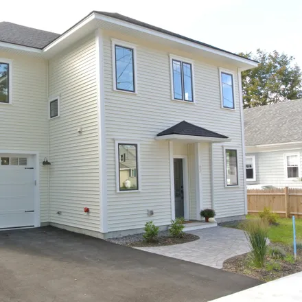 Buy this 3 bed house on 25 Cole Street in South Portland, 04106