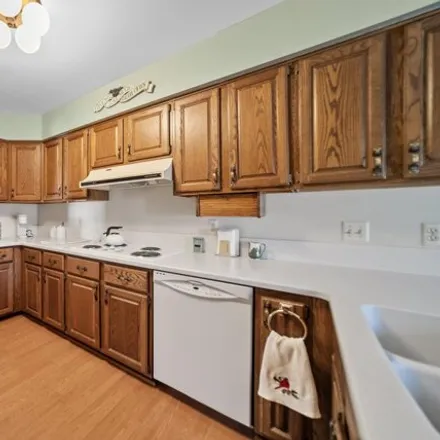 Image 7 - 4233 Sawgrass Drive, West Bloomfield Township, MI 48302, USA - Condo for sale
