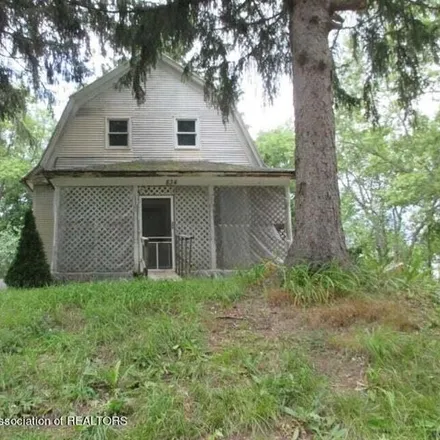 Buy this 5 bed house on 844 North Brown Street in Jackson, MI 49202