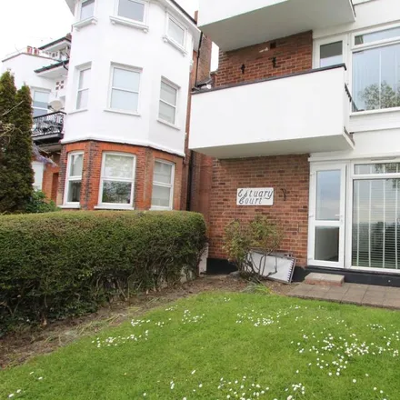 Rent this 2 bed apartment on Grand Parade in Leigh on Sea, SS9 1DT