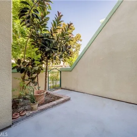 Image 9 - 10053 Reseda Boulevard, Los Angeles, CA 91324, USA - Townhouse for sale