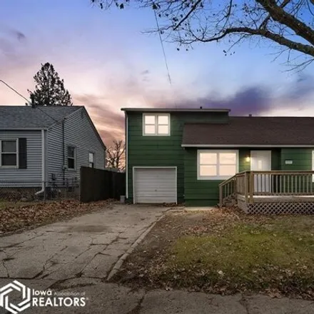 Buy this 4 bed house on 3055 Indianapolis Avenue in Des Moines, IA 50317