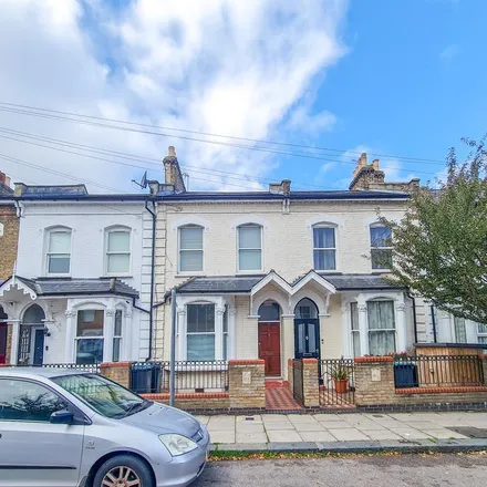 Image 2 - 22 Park Ridings, London, N8 0LD, United Kingdom - Townhouse for rent
