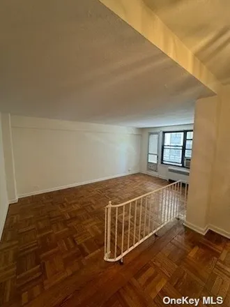 Image 6 - 98-19 64th Avenue, New York, NY 11374, USA - Apartment for sale