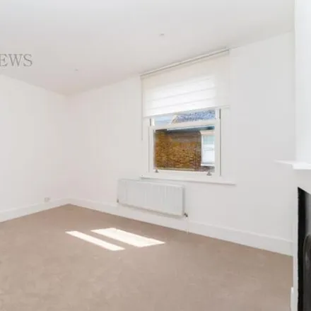 Image 4 - 15 St. Andrew's Road, London, W7 2NX, United Kingdom - House for rent