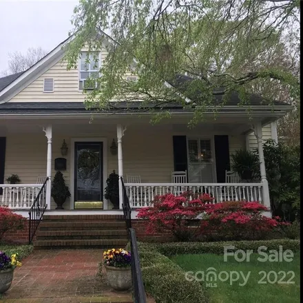 Image 1 - 253 North Mulberry Street, Statesville, NC 28677, USA - House for sale
