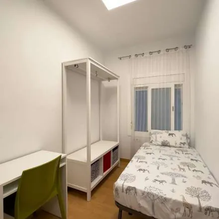 Rent this 3 bed apartment on pisos hechos con contenedores 2022 in Carrer d'Irena Sendler, 22-24