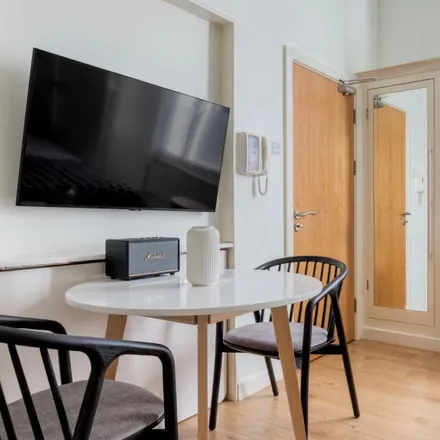 Rent this studio apartment on Regent's University London (Marylebone Site) in 60 Paddington Street, London