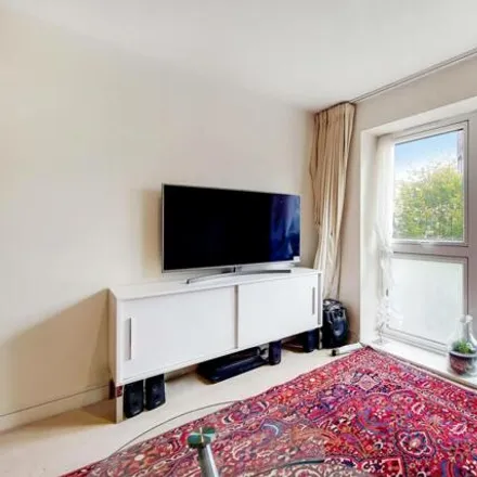 Image 5 - Regency Court, Unwin Way, London, HA7 1FE, United Kingdom - Apartment for sale