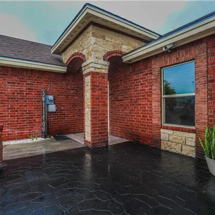 Image 3 - 1915 Meadow Way Drive, Meadow Creek Country Club Colonia, Mission, TX 78572, USA - House for sale