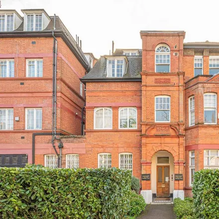 Rent this 3 bed apartment on 6 Frognal in London, NW3 6AH