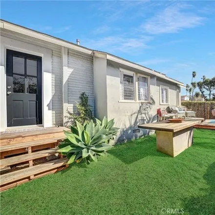 Buy this 4 bed house on 368 Oak St in California, 92651