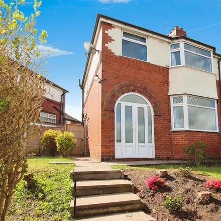 Rent this 3 bed duplex on Oaklands Avenue in Newcastle-under-Lyme, ST5 0DW