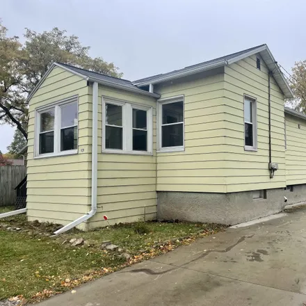 Buy this 2 bed house on 929 Shea Avenue in Green Bay, WI 54303