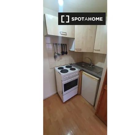 Image 5 - 8 Chatsworth Road, London, NW2 4BT, United Kingdom - Apartment for rent
