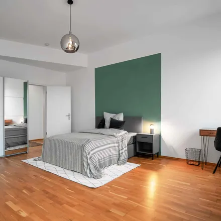 Rent this 5 bed room on Leipziger Straße 43 in 60487 Frankfurt, Germany