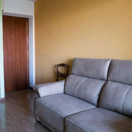 Rent this 3 bed apartment on Madrid in Codere, Calle de Illescas