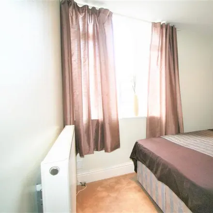 Image 4 - University of Leeds, St. Marks Road, Leeds, LS2 9AD, United Kingdom - House for rent