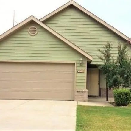 Rent this 3 bed house on 2896 West Old Farmington Road in Fayetteville, AR 72704