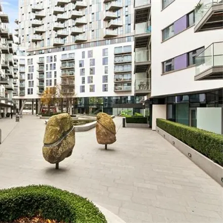 Image 7 - Waterhouse Apartments, 3 Saffron Square, London, CR0 2FR, United Kingdom - Apartment for rent