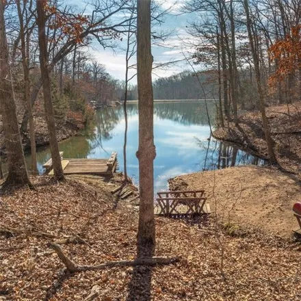 Image 2 - 353 Seebrook Lake Drive, Innsbrook, Warren County, MO 63390, USA - House for sale