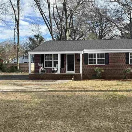 Buy this 3 bed house on 725 Pine Street in Cheraw, SC 29520
