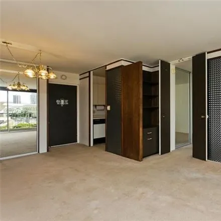 Image 4 - Villa on Eaton Square, 400 Hobron Lane, Honolulu, HI 96815, USA - Condo for sale