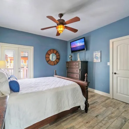 Rent this 6 bed house on Port Aransas in TX, 78373