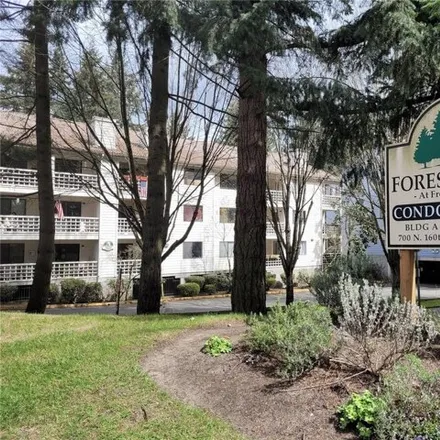 Buy this 1 bed condo on Fremont Place North in Shoreline, WA 98133