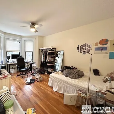 Rent this studio apartment on 39 Hemenway St