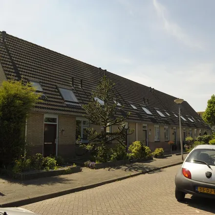 Rent this 2 bed apartment on Menkemaborgstraat 41 in 3223 WD Hellevoetsluis, Netherlands