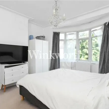 Image 7 - Ashley Gardens, London, London, N13 - Townhouse for sale