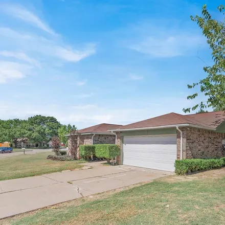 Image 2 - Lorenzo de Zavala Environmental Science Academy, 3410 Kirby Creek Drive, Grand Prairie, TX 75052, USA - House for sale