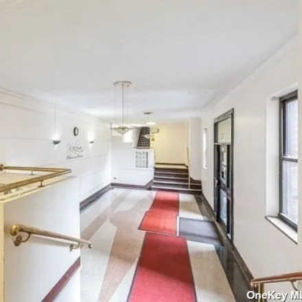 Image 3 - 102-36 64th Avenue, New York, NY 11375, USA - Apartment for sale