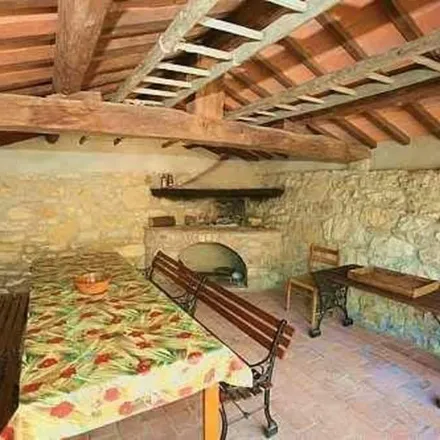 Rent this 4 bed house on Chiesa di San Biagio in Via di Pieve Vecchia, 52046 Lucignano AR