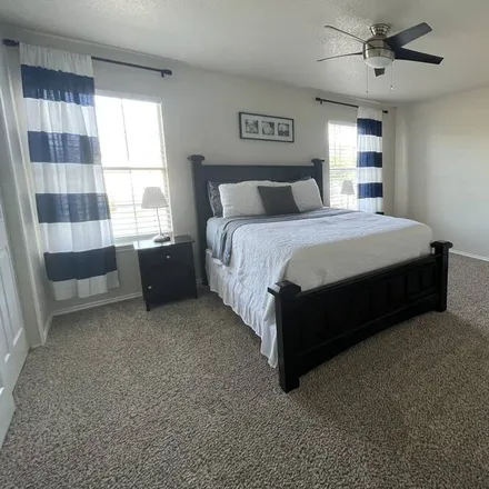 Rent this 4 bed house on San Antonio