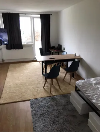 Rent this 6 bed apartment on Lumumbastraße 11 in 12, 39126 Magdeburg
