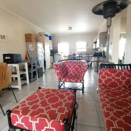 Rent this 2 bed townhouse on Mall at Newmarket in Heidelberg Road, Raceview